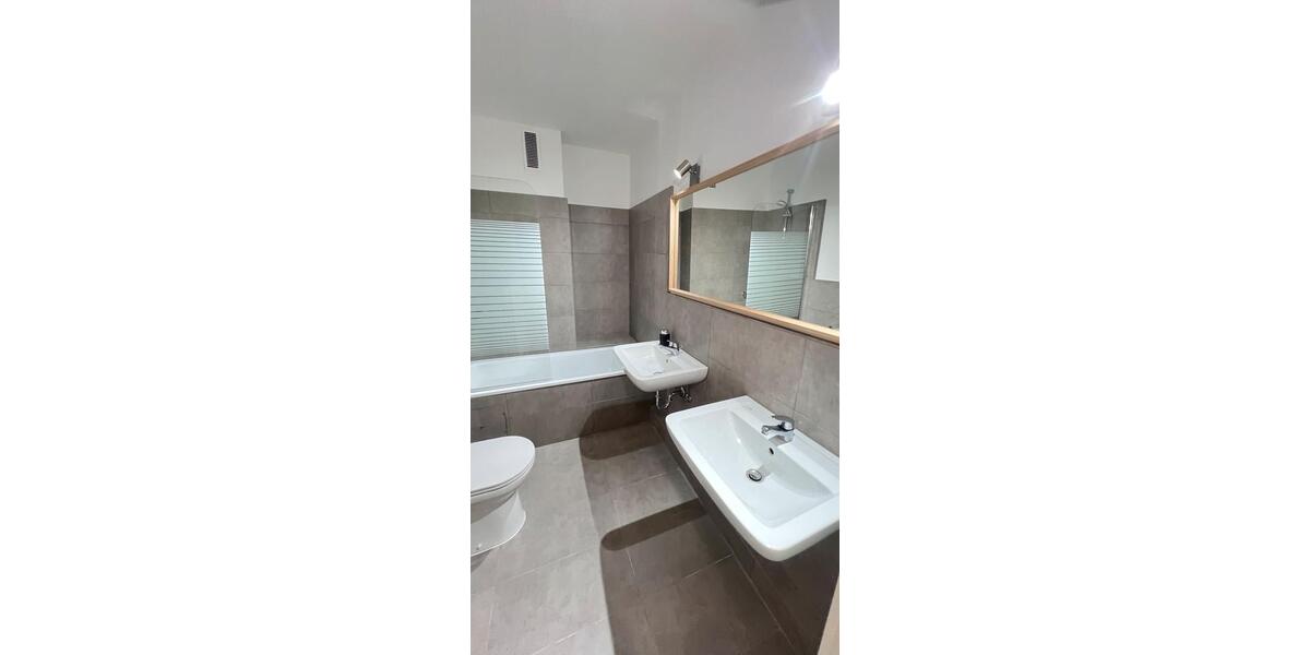 Helle sanierte 3-Zimmer-Wohnung mit Balkon, 3 zimmer