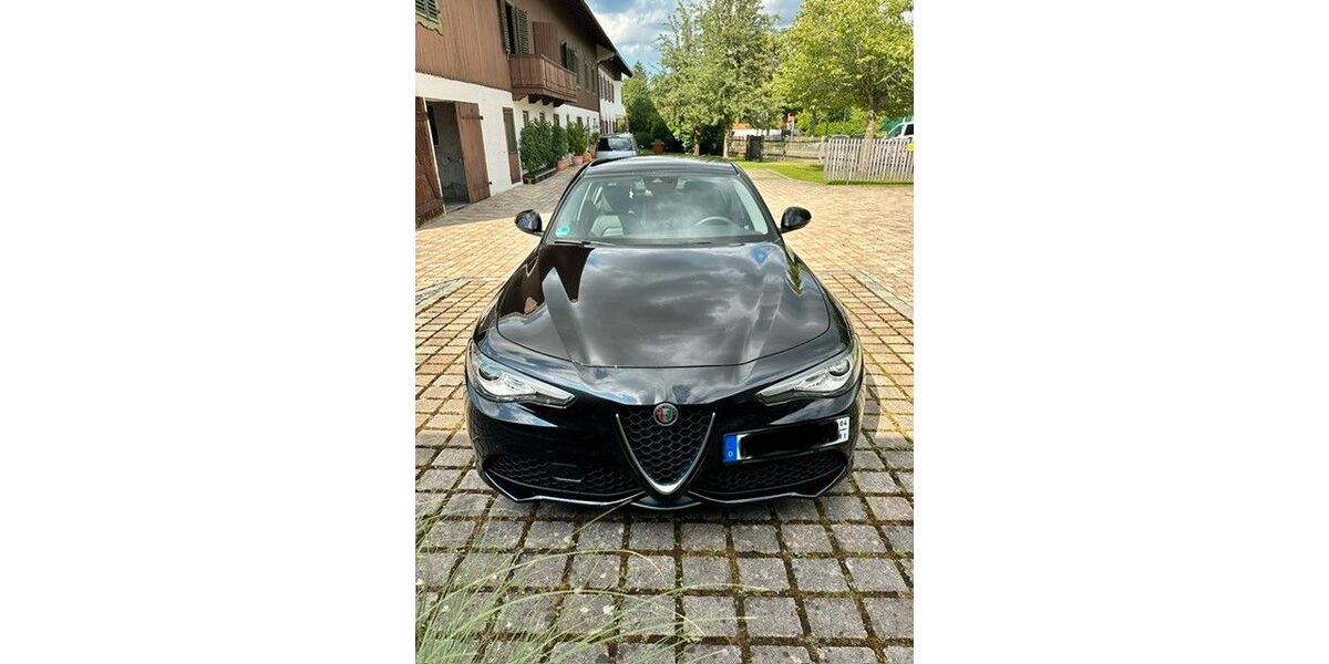 Alfa Romeo Giulia 83.000 km 26.900 &euro; Holzkirchen 83607