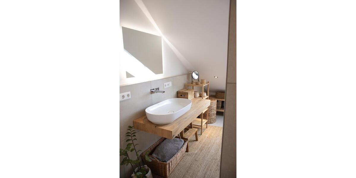 Exklusive Dachgeschosswohnung mit 54 qm Dachterasse 3 zimmer