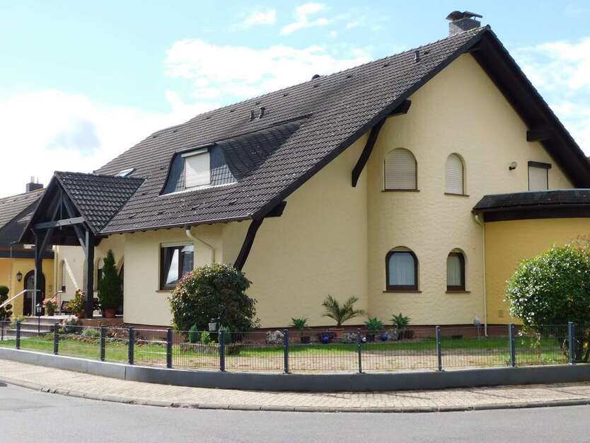 Haus zum Kaufen in Großwallstadt 699.000 € 280 m²