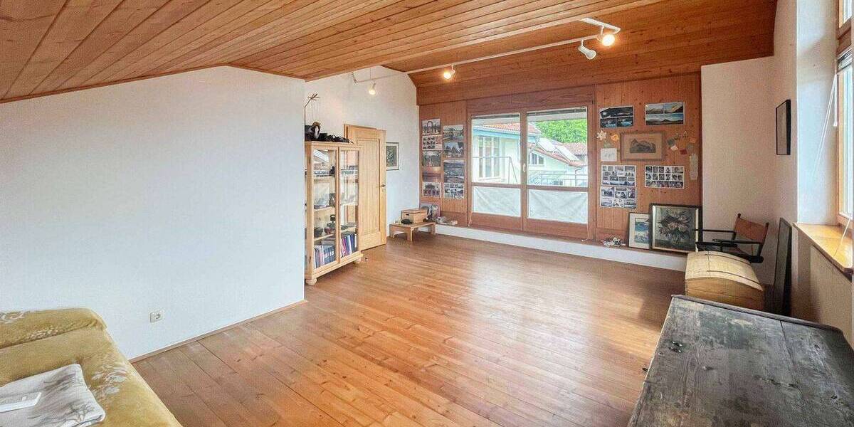 Einfamilienhaus Burghausen - 9 Zimmer, 315 m&sup2;, 720.000&euro; | Angebot:26451459