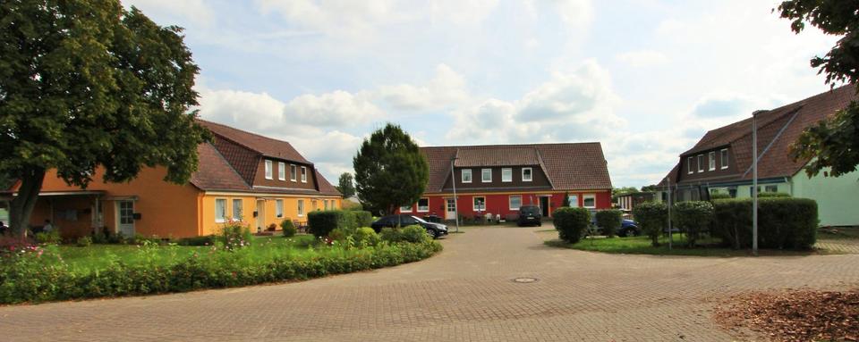 Helle renovierte 3-Raum-Wohnung mit Garten in ruhiger Wohnanlage 3 zimmer