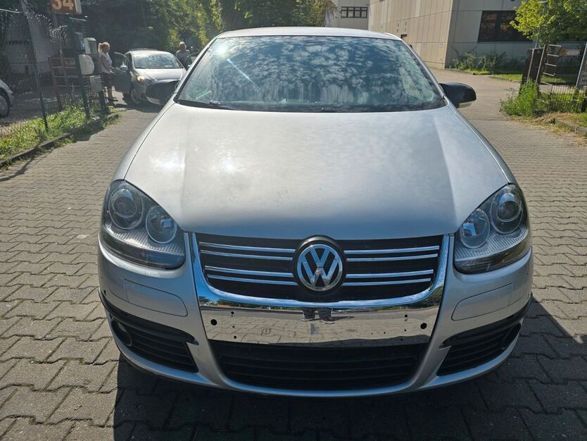VW Jetta 136.955 km 3.499 € Berlin 12349
