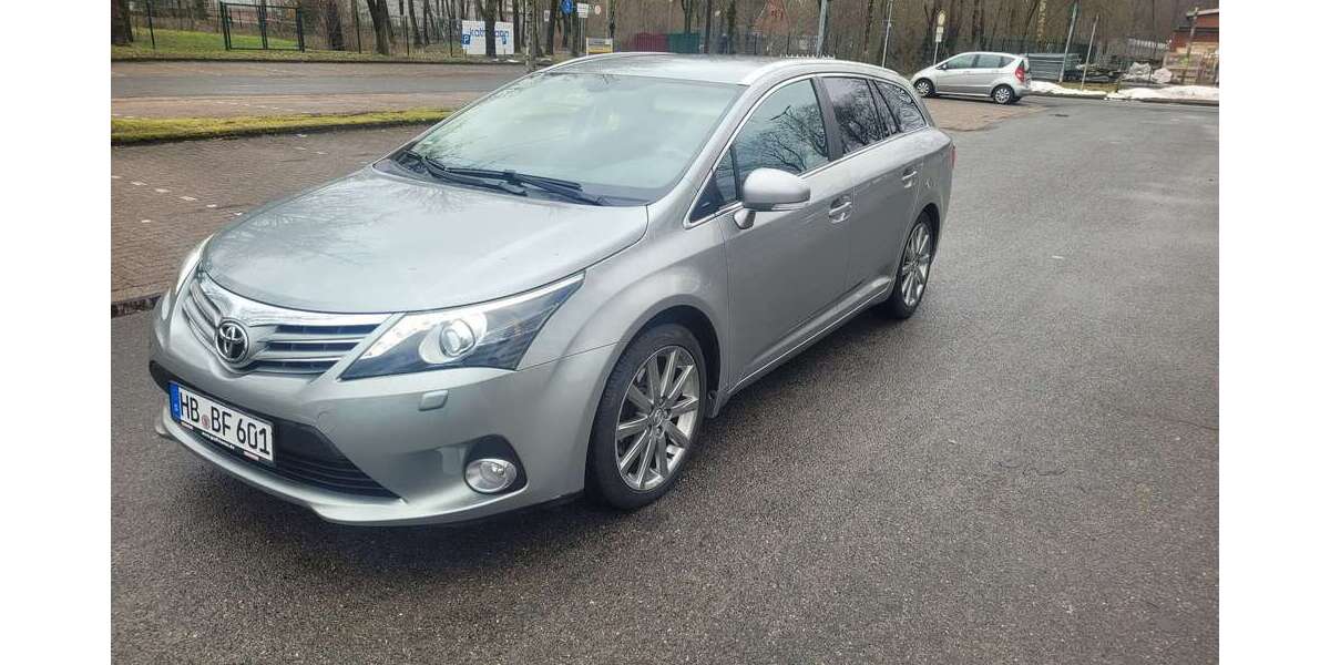 Toyota Avensis 138.000 km 7.900 &euro; Bremen 28717