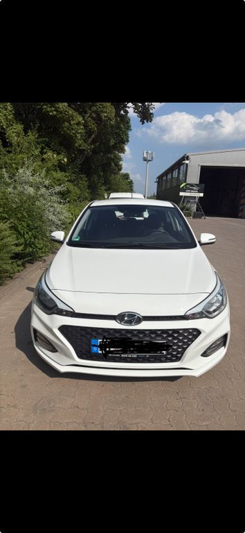 i20