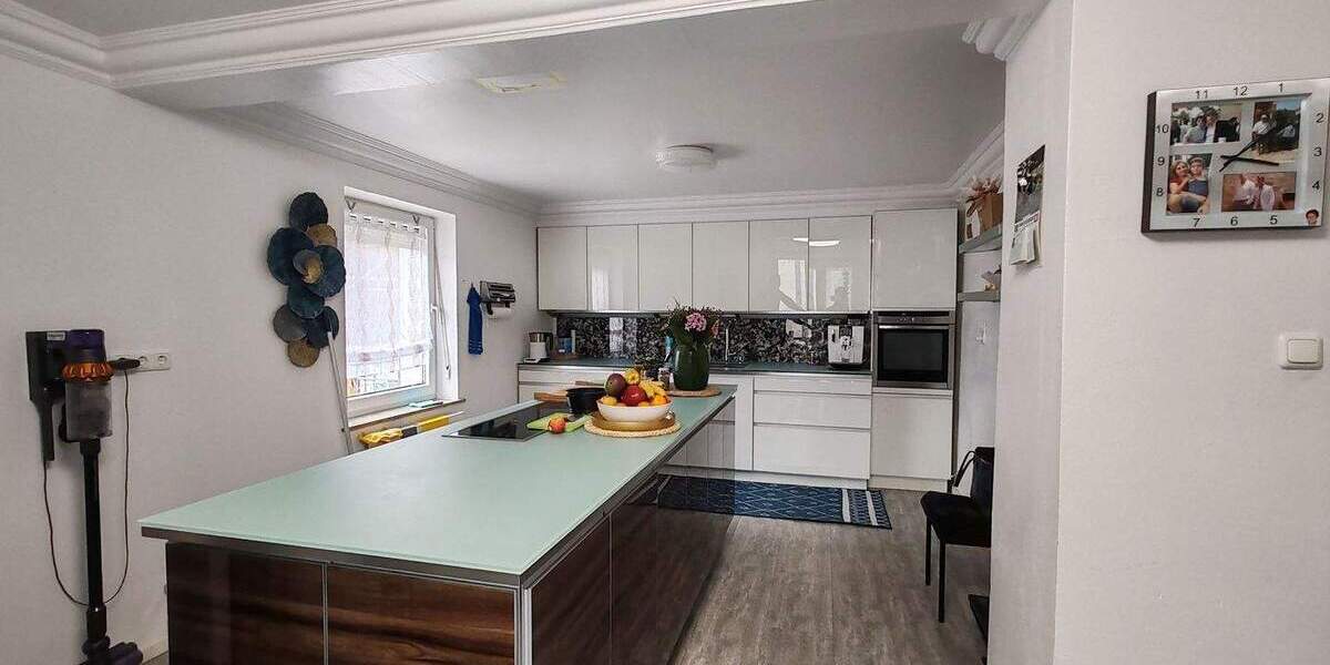 Einfamilienhaus Burgkirchen an der Alz Gendorf - 8 Zimmer, 170 m&sup2;, 498.000&euro; | Angebot:25895664