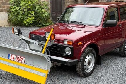 Lada Niva 2.800 km 23.205 &euro; Brohl Lützing 56656