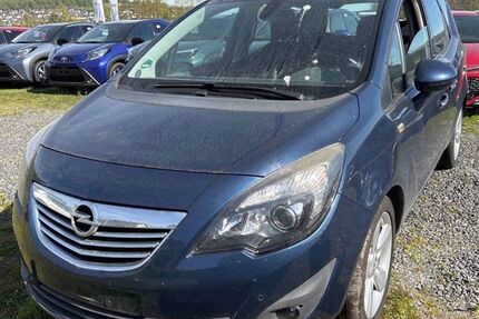 Opel Meriva 183.000 km 3.799 &euro; Hainburg 63512