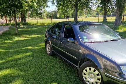 VW Bora 229.000 km 2.299 &euro; Bad Dürrenberg 06231