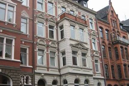 Yorckstraße: Parkett, Stuck, Balkon, Kamin, EBK, Gäste-WC 3 zimmer