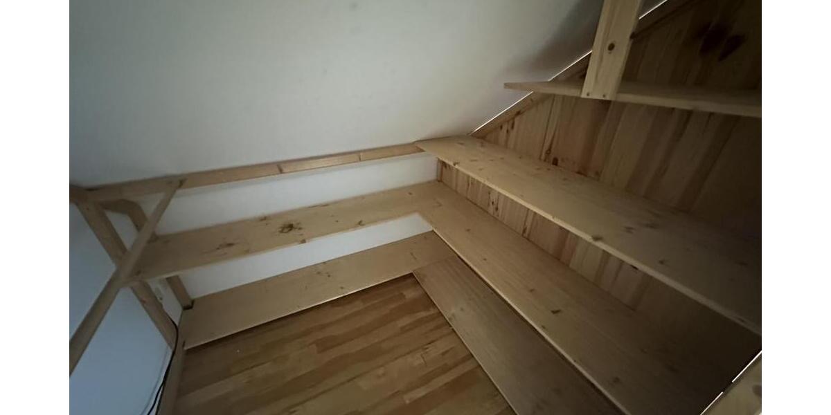 Sehr helle 2 Raum-Whg. mit Ausblick über die Stadt und Garage und *Bungalow auf dem Grundstück - Dachgeschoßwohnung Gera Ostviertel | Angebot:26334867