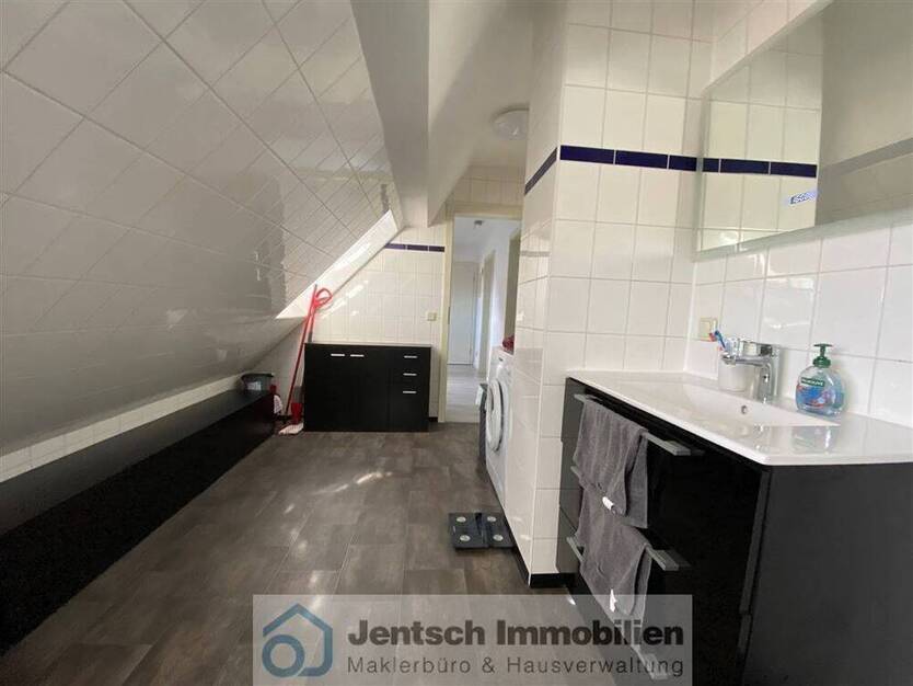 Sehr schöne Dachgeschoßwohnung im Zentrum Merseburgs zu verkaufen