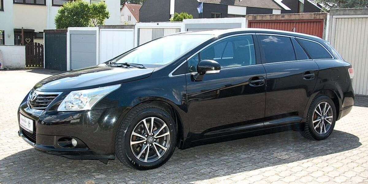 Toyota Avensis 302.700 km 3.280 &euro; Feucht 90537