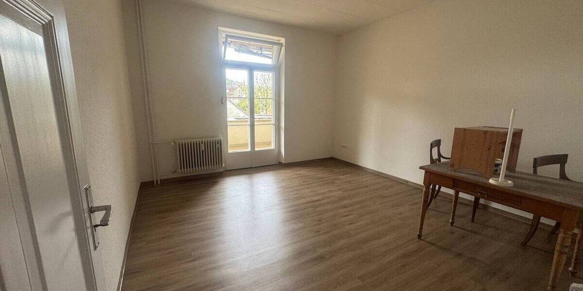 Etagenwohnung Freiburg Wiehre - 3 Zimmer, 111 m&sup2;, 1.670&euro; | Angebot:26359732