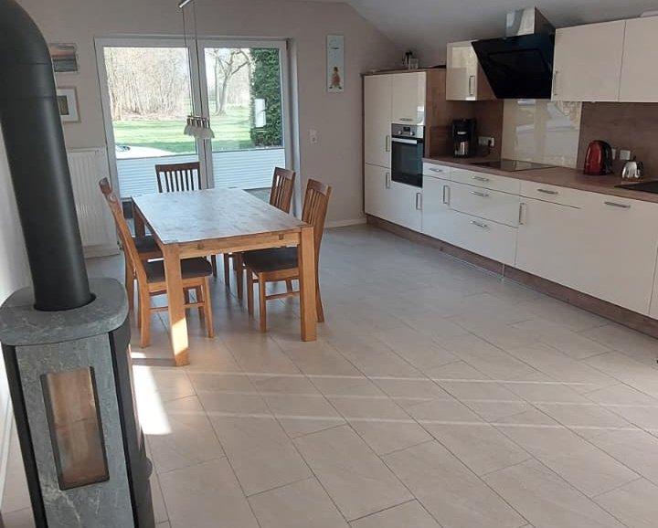 Einfamilienhaus Ostrhauderfehn - 4 Zimmer, 190 m&sup2;, 1.400&euro; | Angebot:26284220