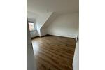 Frisch sanierte 3,5 Zimmer Wohnung mit Stellplatz zimmer