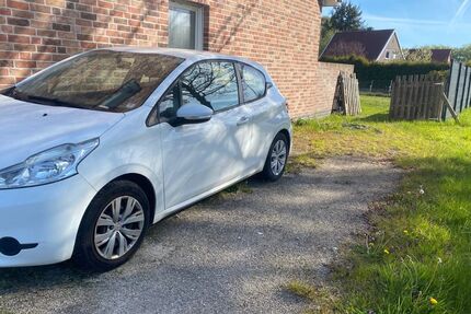 Peugeot 208 127.000 km 4.500 &euro; Hesel 26835