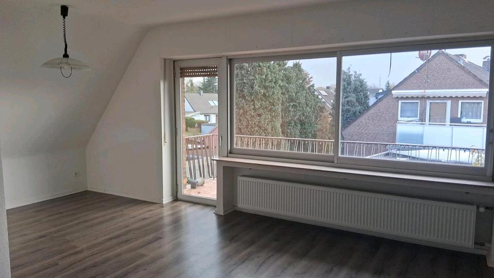 Dachgeschoßwohnung Neuss Reuschenberg - 3 Zimmer, 79 m&sup2;, 1.300&euro; | Angebot:25991806