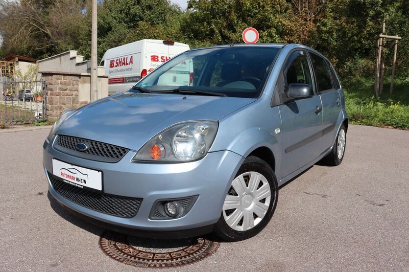 Ford Fiesta 65.000 km 3.690 € Breisach 79206