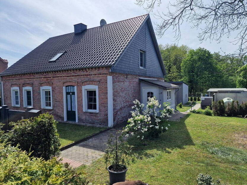 Aussergewöhnliches, großes und vollständig renoviertes 7 Zimmer Haus in Altwarp