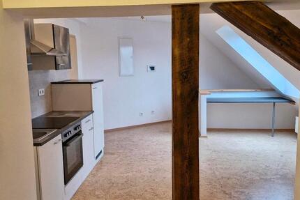 Helle & charmante Dachgeschosswohnung 45QM zimmer
