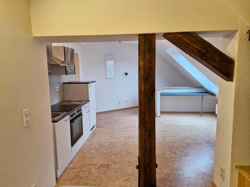 Helle & charmante Dachgeschosswohnung 45QM zimmer