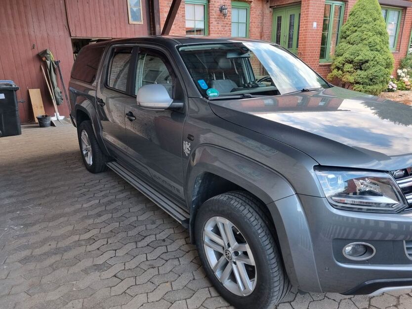 VW Amarok 160.000 km 23.900 € Wendeburg 38176
