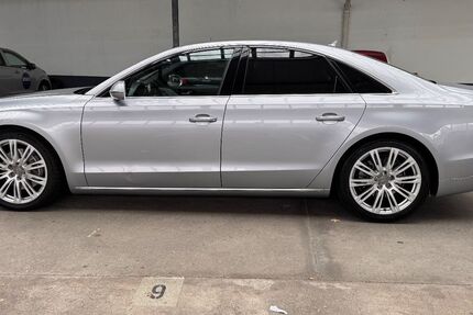 Audi A8 200.000 km 21.199 € Wuppertal 42119