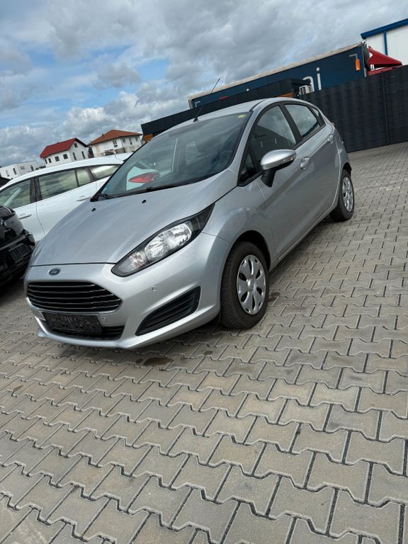 Ford Fiesta 87.581 km 6.899 € Wetter 35083