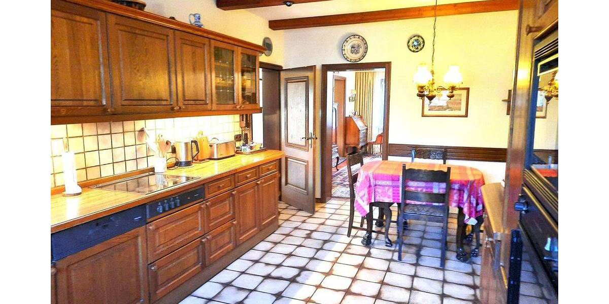 Einfamilienhaus Kriftel - 8 Zimmer, 251 m&sup2;, 1.080.000&euro; | Angebot:25968360