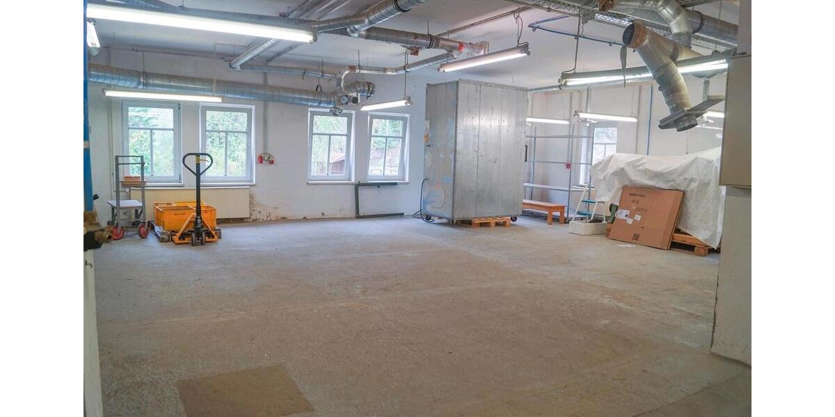 Einfamilienhaus Augustusburg - 18 Zimmer, 1.150 m&sup2;, 295.000&euro; | Angebot:26688886