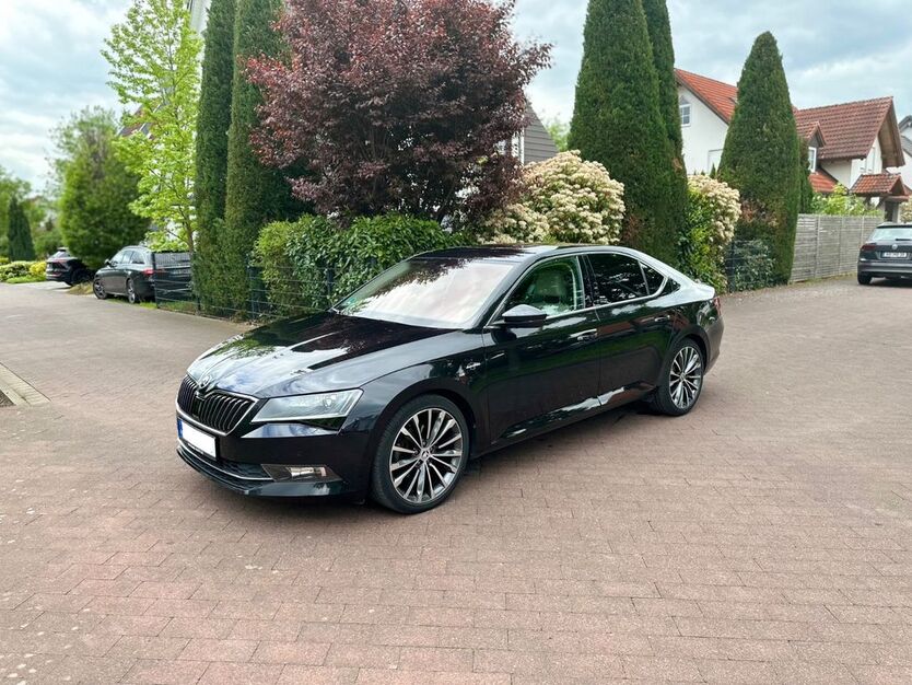 Skoda Superb 105.000 km 19.900 € Aschaffenburg 63739