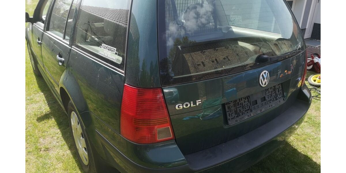 VW Golf 176.000 km 777 &euro; Am Mellensee 15838