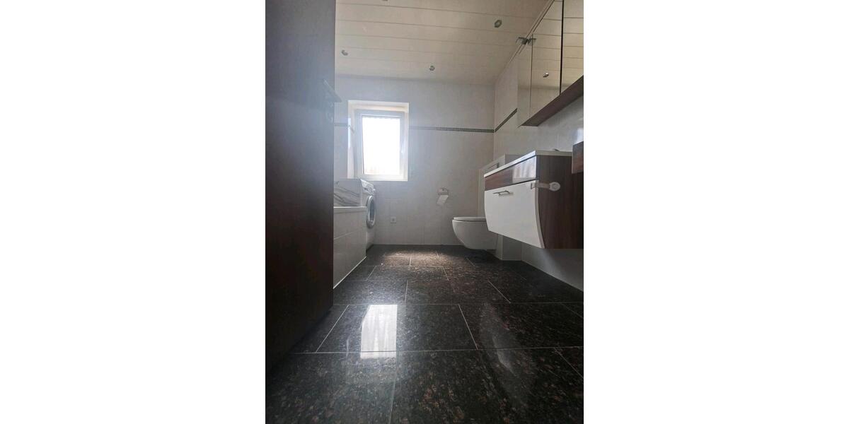 Erdgeschoßwohnung Neutraubling - 3 Zimmer, 85 m&sup2;, 389.000&euro; | Angebot:27021891