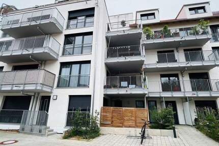 Moderne 2-Zimmer-Dachgeschoss-Wohnung mit Dachterrasse und EBK! 2 zimmer