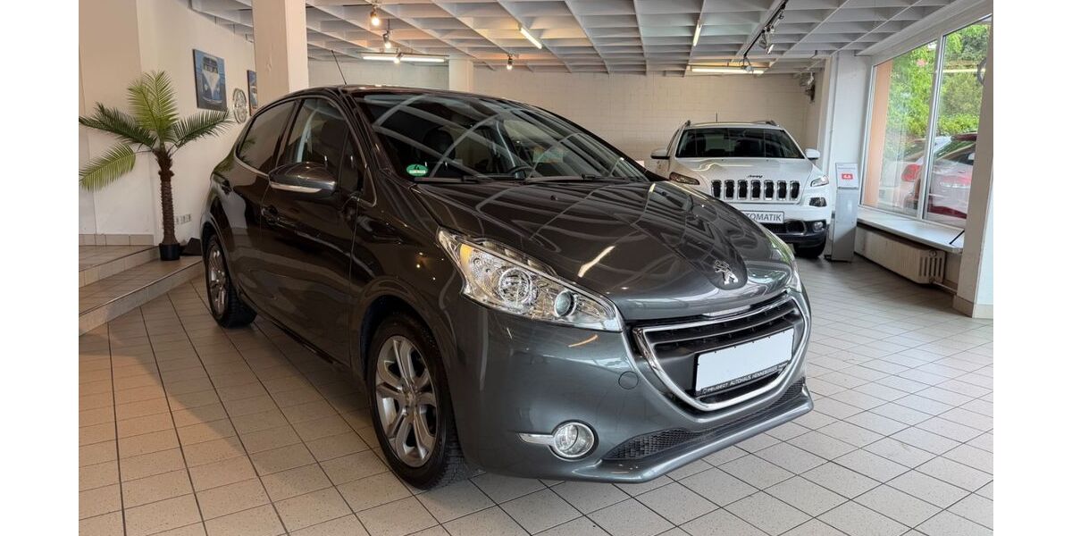 Peugeot 208 142.000 km 3.490 &euro; Schwanfeld 97523