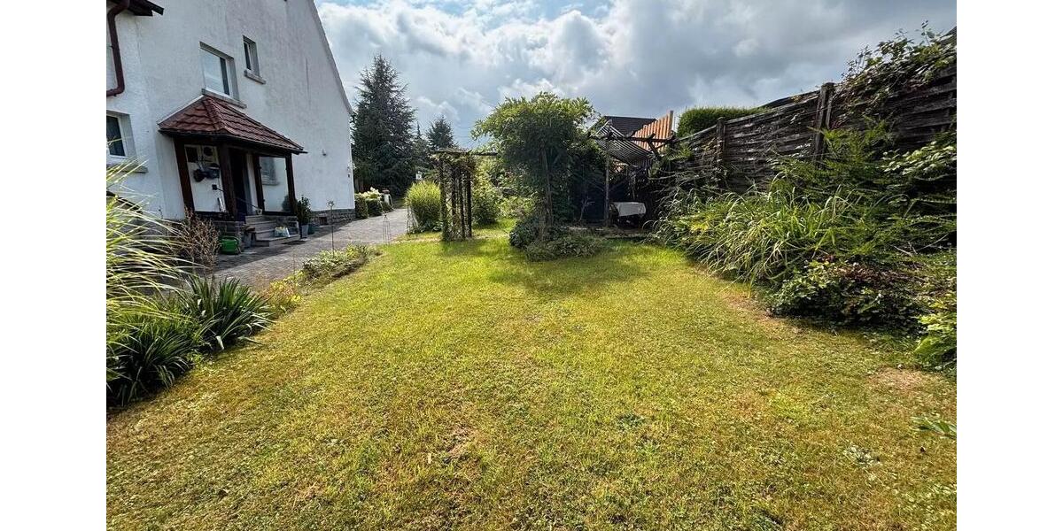 Doppelhaushälfte Wiehl - 4 Zimmer, 155 m&sup2;, 1.200&euro; | Angebot:26617956