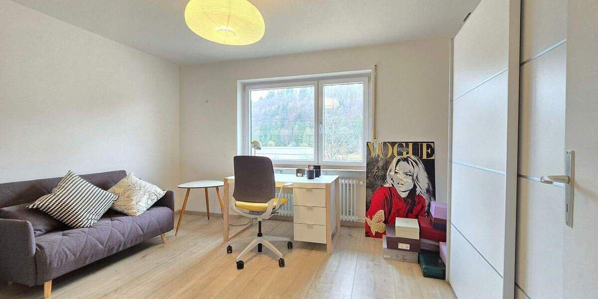 Etagenwohnung Waldshut-Tiengen Tiengen - 4 Zimmer, 115 m&sup2;, 330.000&euro; | Angebot:26816403