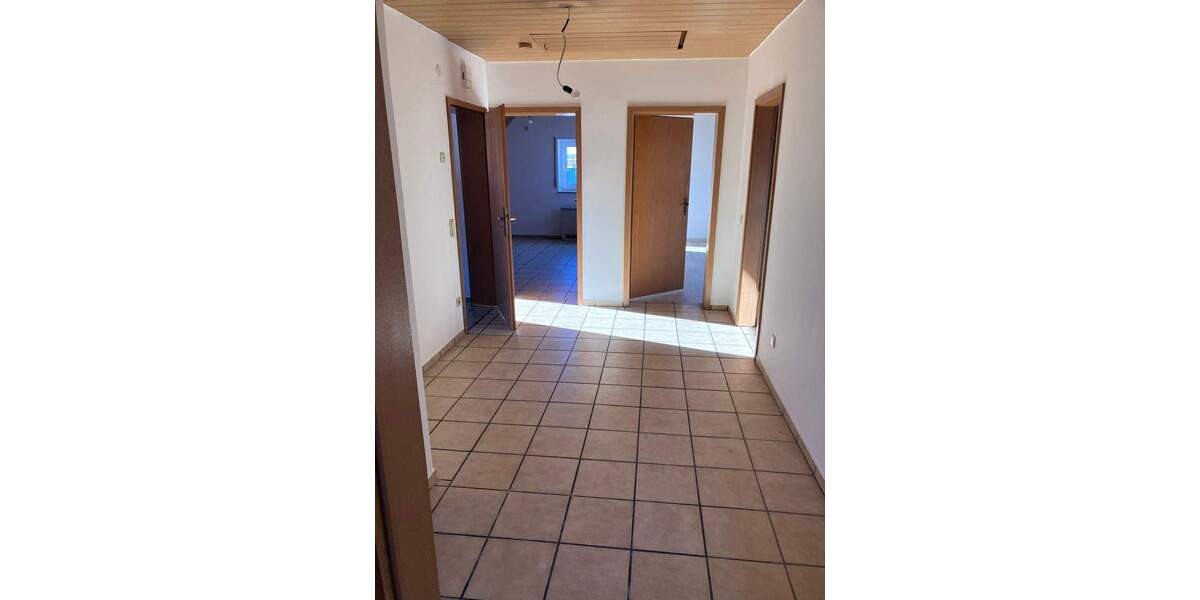 Etagenwohnung Erlangen Hüttendorf - 3 Zimmer, 85 m&sup2;, 850&euro; | Angebot:24632664