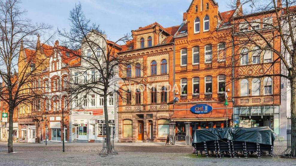 Teilvermietet: Historisches MFH mit großem Potenzial - 4 WE & Gewerbefläche in zentraler Lage