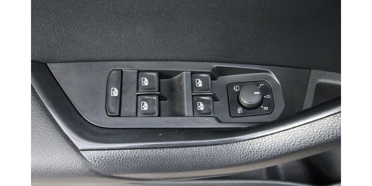 Skoda Karoq 2.0 TDI 7-DSG 4x4 Style LED+NAVI+KAMERA 172.628 km 17.000 &euro; Hagenow 19230