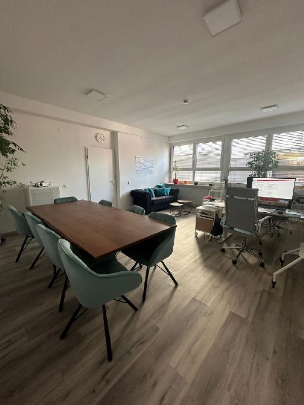 Bürofläche in Stein 130m² mit freier Einteilung als Praxis, Kanzlei, Fitnesstudio uvm. nutzbar zimmer