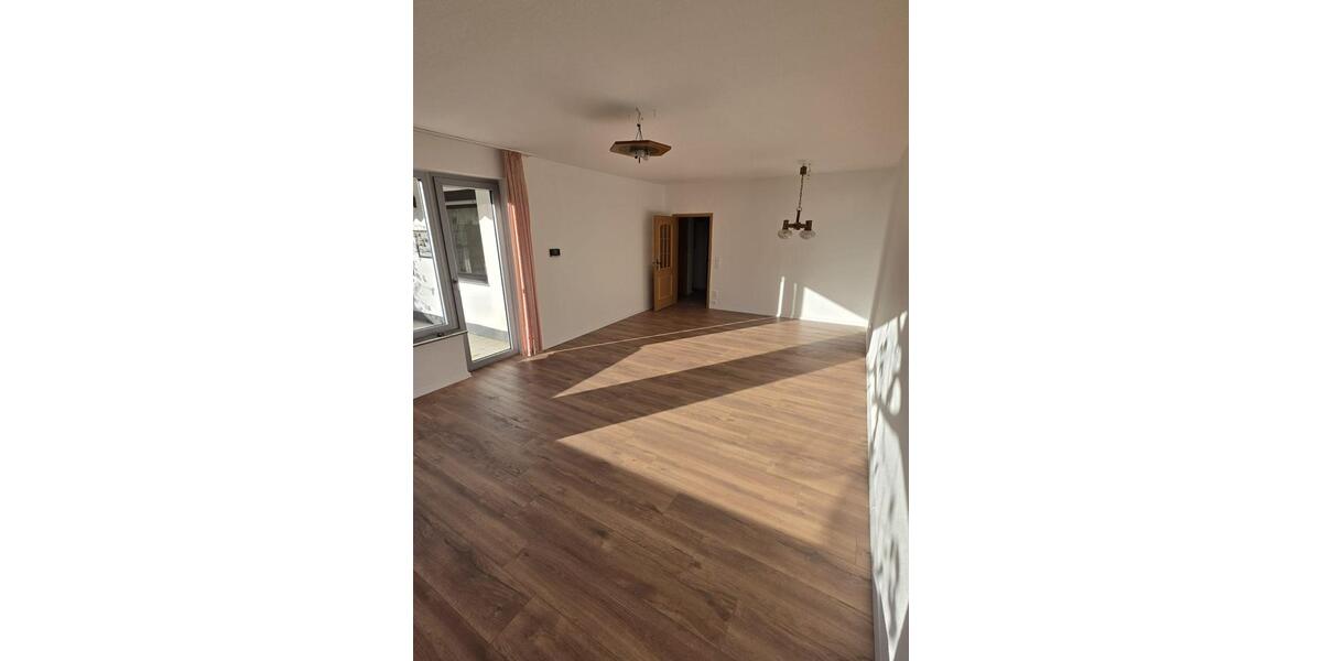 Saniertes Reihenmittelhaus mit Garten und Garage zu vermieten! 4 zimmer