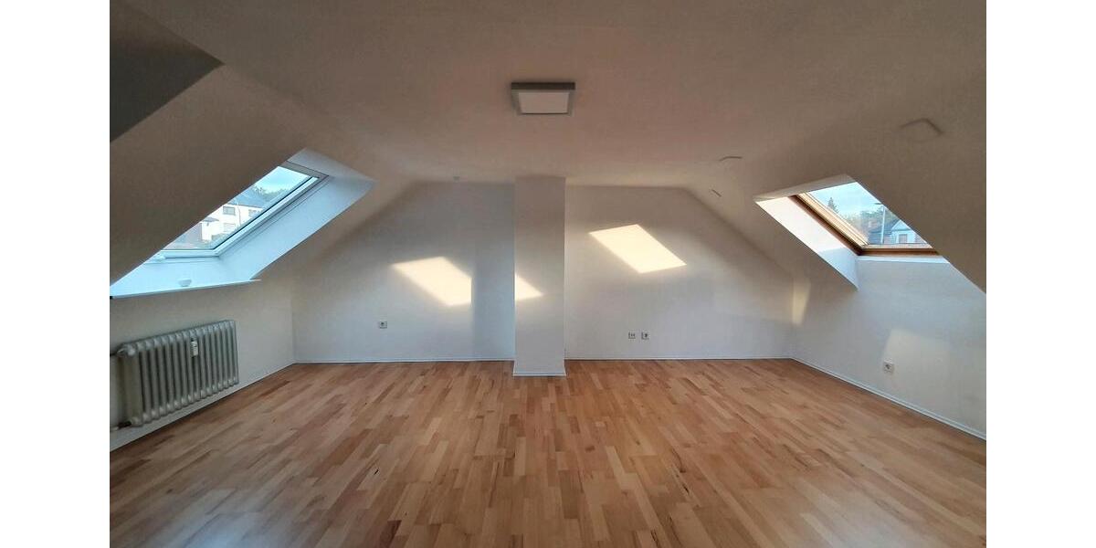 Dachgeschoßwohnung Sankt Ingbert - 2 Zimmer, 48 m&sup2;, 650&euro; | Angebot:26677035