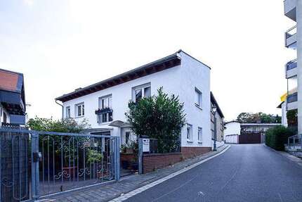 Haus zum Kaufen in Eschborn 875.000 € 270 m²
