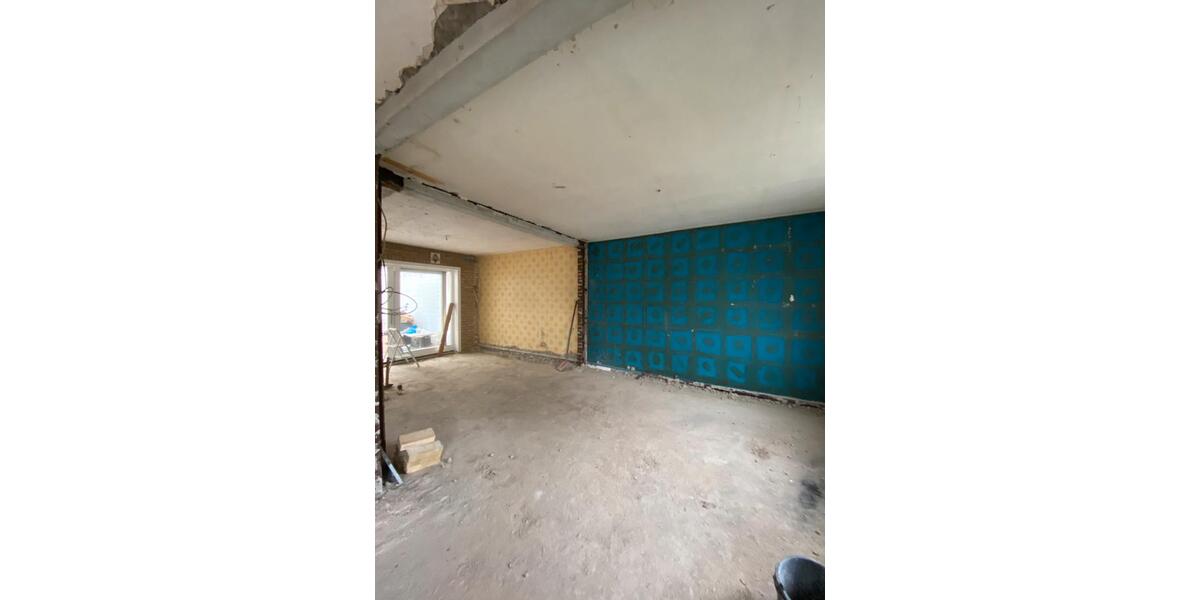 Reihenmittelhaus mit Entwicklungspotenzial – entkernt & frei plan 5 zimmer