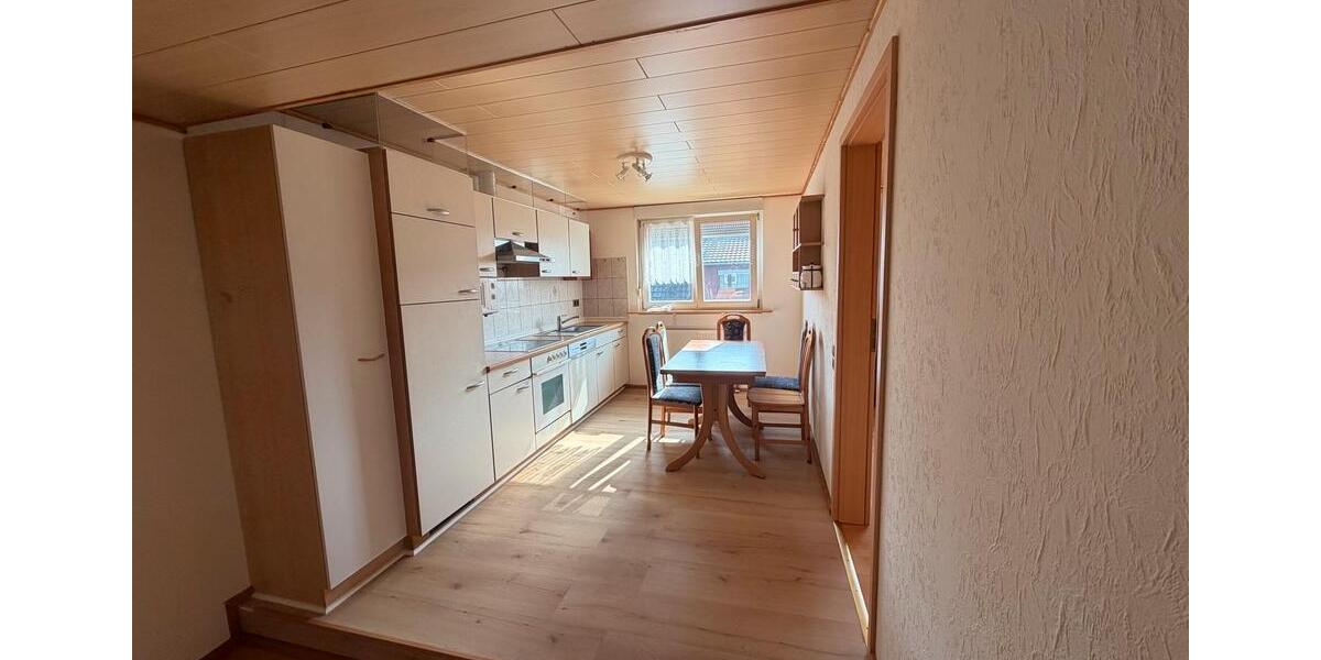 Dachgeschoßwohnung Friesenheim - 3 Zimmer, 80 m&sup2;, 950&euro; | Angebot:25457015