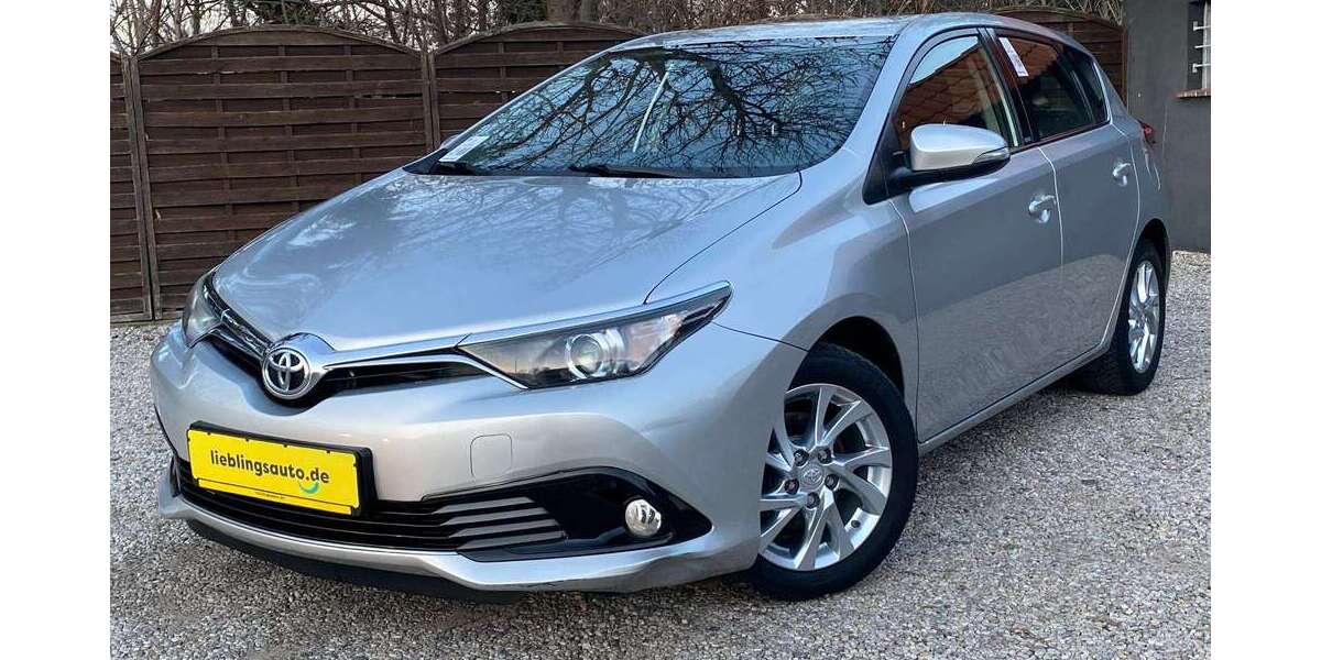 Toyota Auris 69.000 km 11.999 &euro; Leipzig Burghausen Rückmarsdorf 04178
