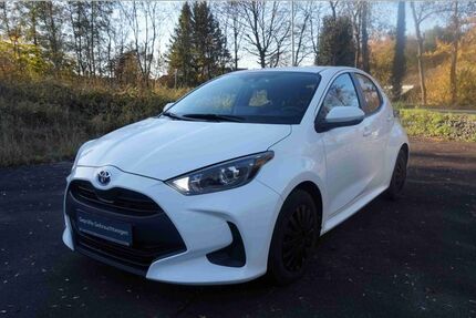 Toyota Yaris 40.215 km 17.490 &euro; Gummersbach 51645