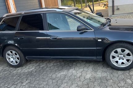 Audi A4 280.000 km 1.099 &euro; Volkertshausen 78269